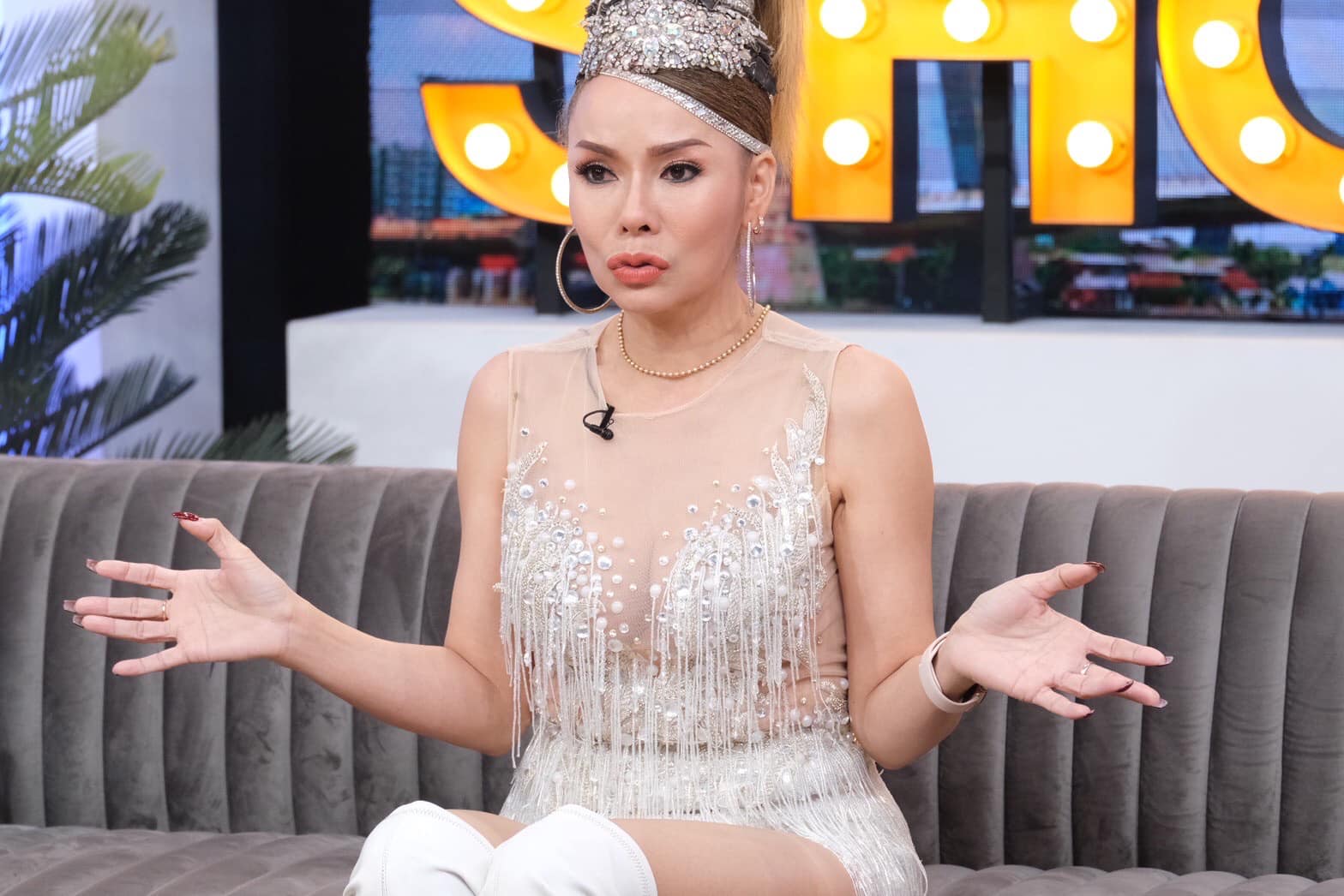 บัวผัน ทังโส เล่าวีรกรรม จนถูกมองเป็น มาเฟียลำซิ่ง บัวผัน ทังโส เล่าวีรกรรม จนถูกมองเป็น มาเฟียลำซิ่ง