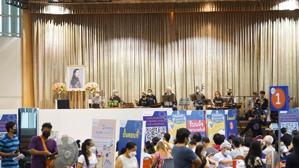 ตู่ นพพล นำ “วงมโหระทึก” พร้อม “Food Truck” เสริมกำลังใจให้แพทย์ พยาบาล ที่ราชวิทยาลัยจุฬาภรณ์ ตู่ นพพล นำ “วงมโหระทึก” พร้อม “Food Truck” เสริมกำลังใจให้แพทย์ พยาบาล ที่ราชวิทยาลัยจุฬาภรณ์