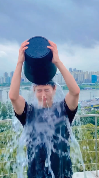 หล่อแสนดี!! 'ชาอึนอู' บริจาค 10 ล้านวอนช่วยผู้ป่วยกล้ามเนื้ออ่อนแรง