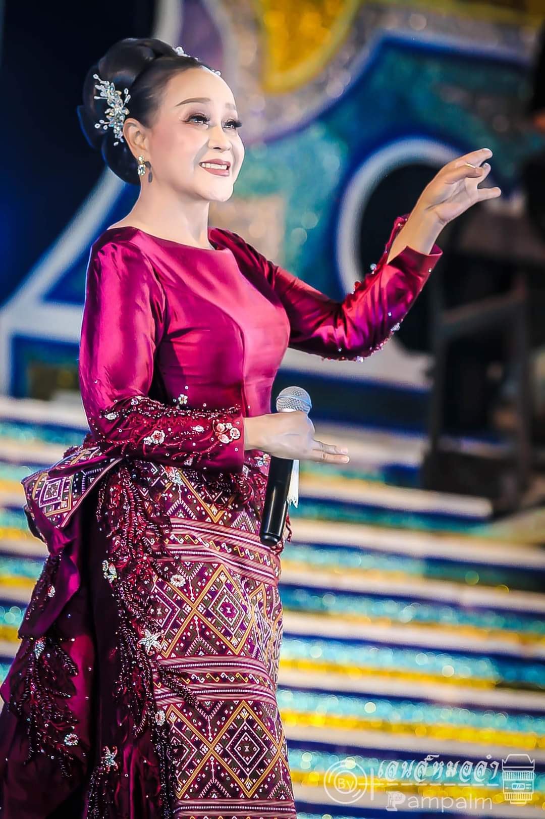 วงหมอลำ ศิลปินภูไท แชร์ประสบการณ์เจอวัยรุ่นตีกันหน้าเวที (มีคลิป)