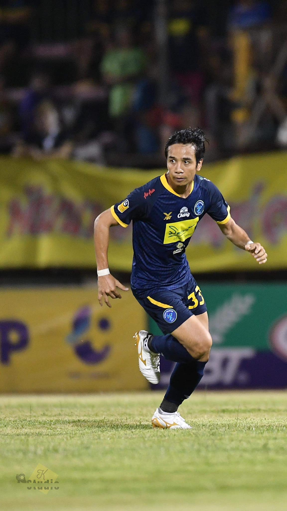 ก้อง ห้วยไร่  โชว์ลีลา ลงเตะฟุตบอล ไทยลีกครั้งแรก!! 