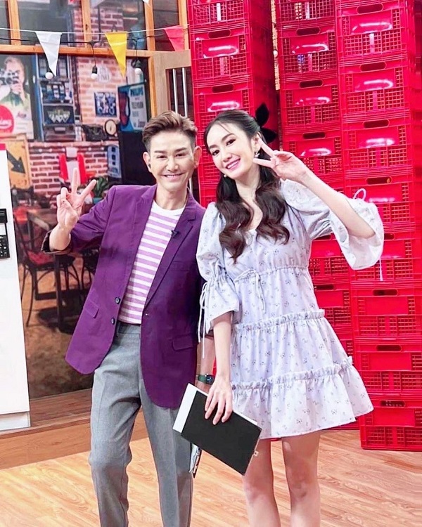 แป้ง ศรันฉัตร์ แฮปปี้หลังชิมรางงานพิธีกร (มีคลิป) แป้ง ศรันฉัตร์ แฮปปี้หลังชิมรางงานพิธีกร (มีคลิป)