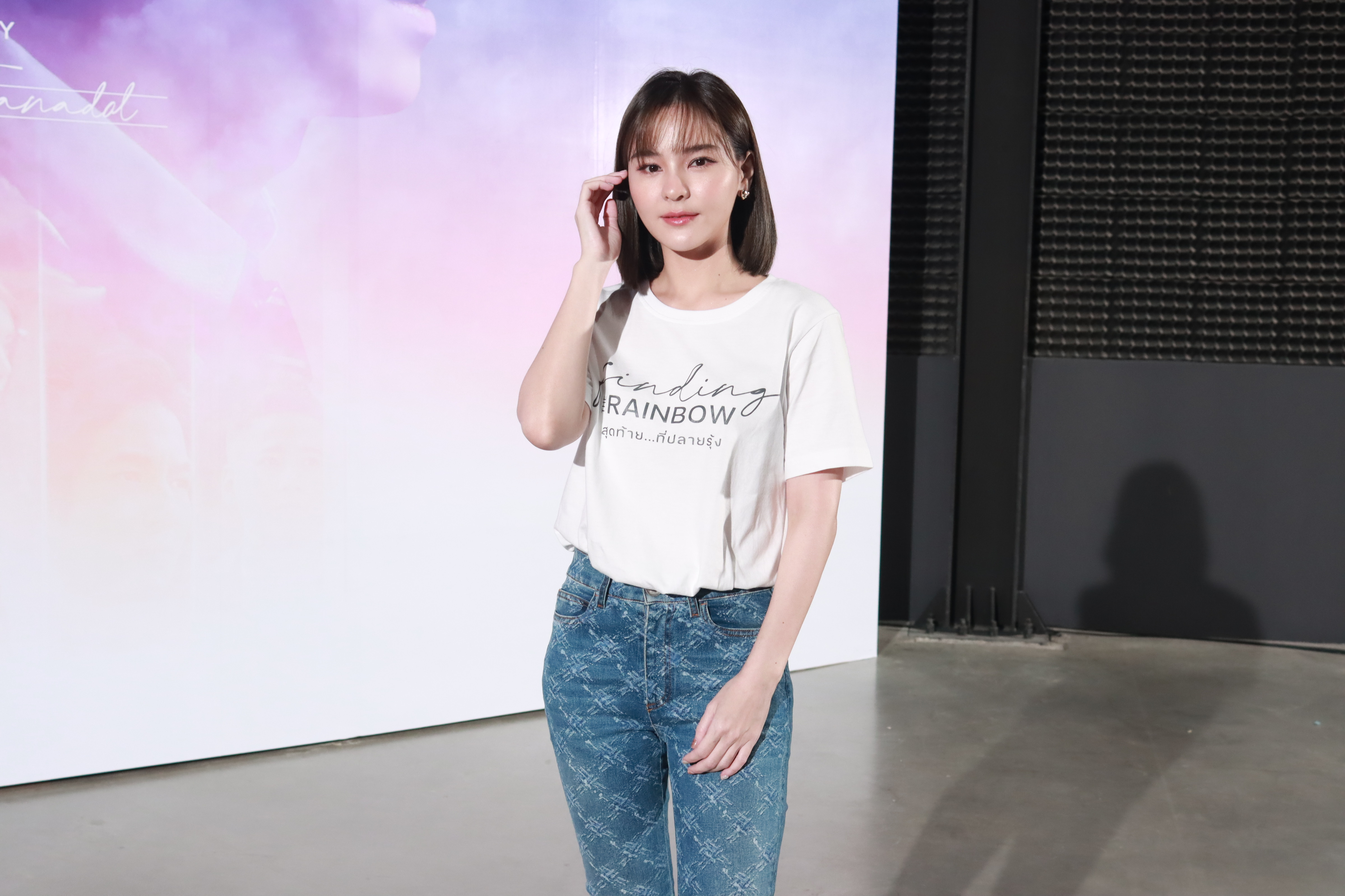 ออม สุชาร์  เผยของขวัญสุดพิเศษจาก แอม พิธาน  ย้ำ! ความสัมพันธ์ ไมค์ พิรัชต์ 