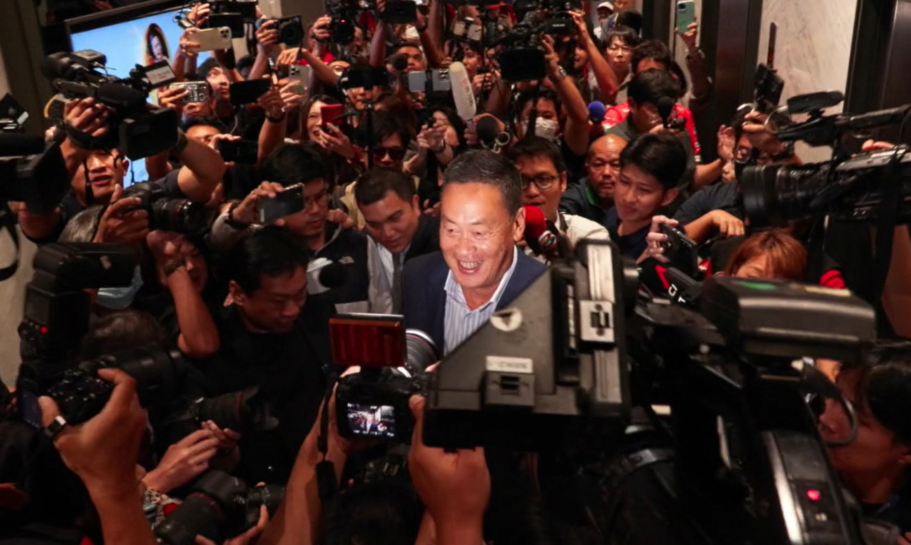 เศรษฐา ทวีสิน เข้าพรรคเพื่อไทย ลุ้นโหวตนายกรัฐมนตรีคนที่ 30