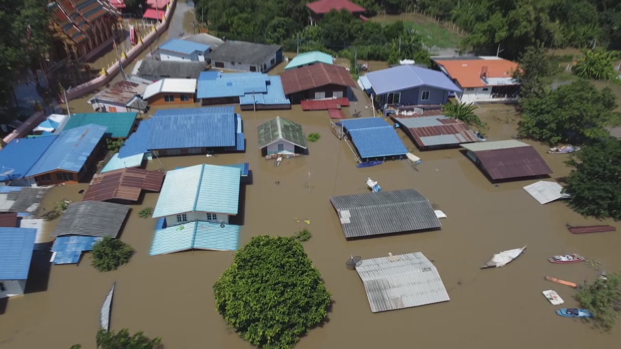 อยุธยายังท่วมหนัก 30,000 ครัวเรือนเดือดร้อน