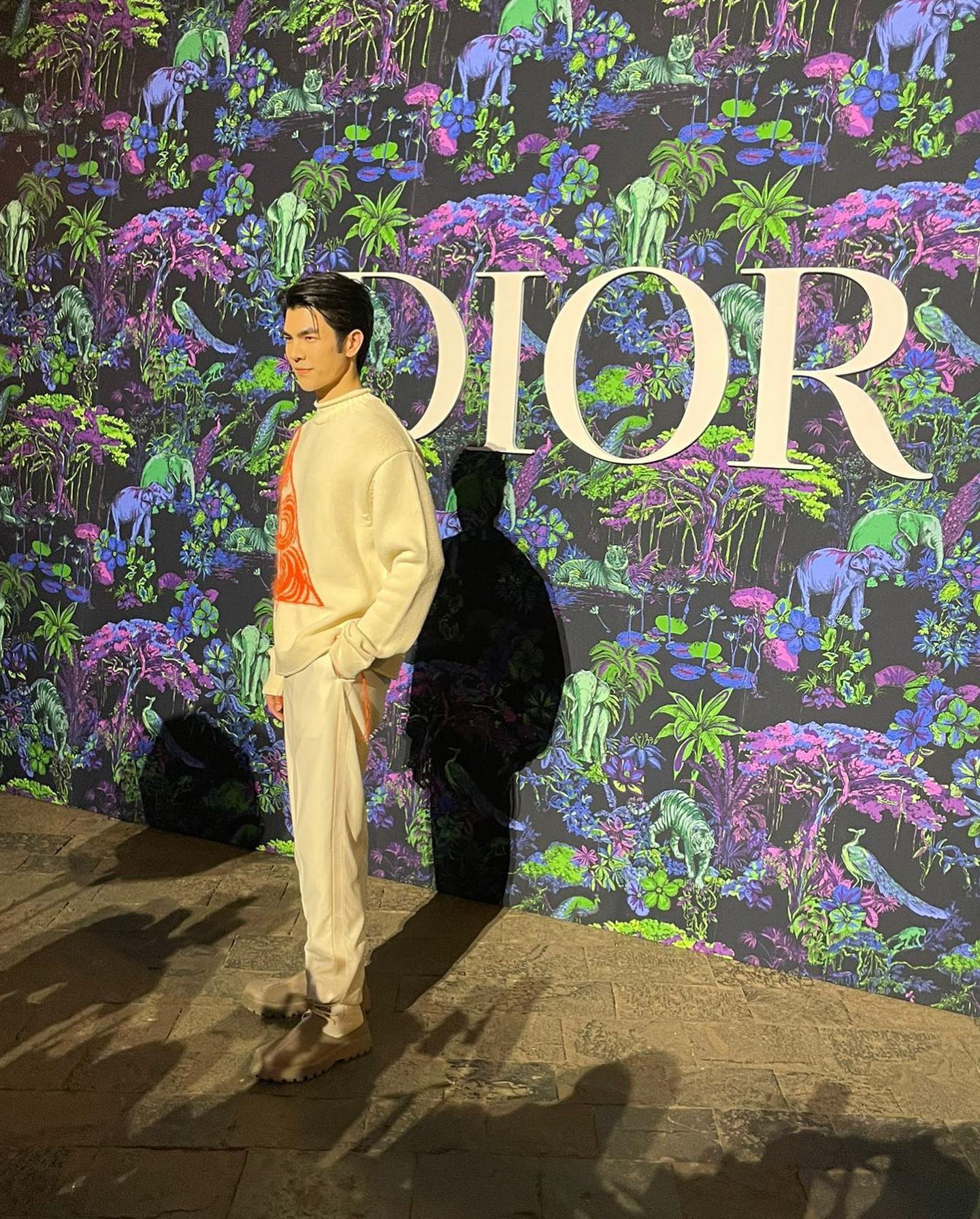 หล่อติดเทรนด์โลก มาย-อาโป ร่วมชมแฟชั่นโชว์ Dior ที่ มุมไบ 