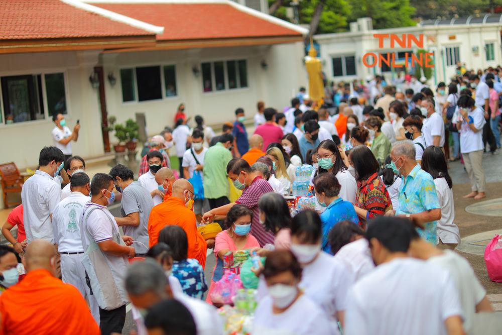 วันออกพรรษา 2565 เปิดประวัติความเป็นมา พิธีตักบาตรเทโวในภาคต่างๆ