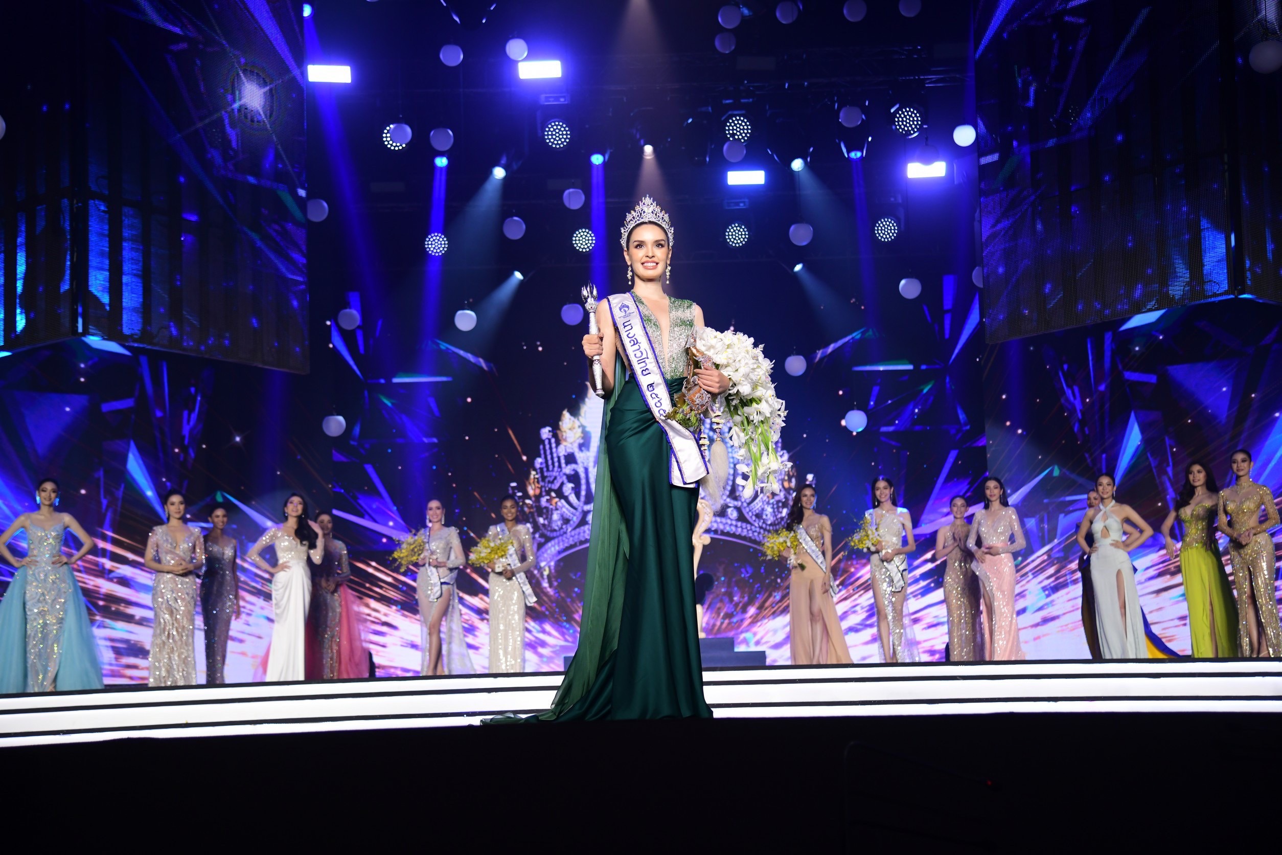 นิต้า มานิตา คว้าตำแหน่งนางสาวไทยคนที่ 53 สวยเฉียบสมมงฯ