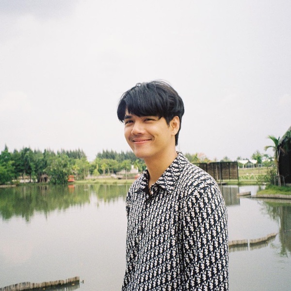 คนบันเทิงร่วม ส่งกำลังใจ คริสเตียน อีริคเซ่น วูบคาสนาม คนบันเทิงร่วม ส่งกำลังใจ คริสเตียน อีริคเซ่น วูบคาสนาม