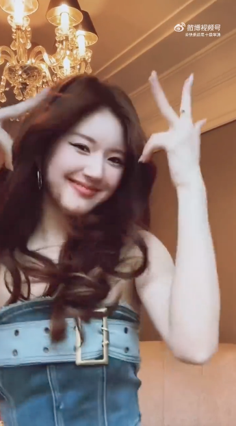 จึ้งอะไรเบอร์นี้!! นางเอกจีน ‘จ้าวลู่ซือ’ ปล่อยสเต็ปเพลง ‘มองนานๆ’ ทำหนุ่มๆ ตาค้าง จึ้งอะไรเบอร์นี้!! นางเอกจีน ‘จ้าวลู่ซือ’ ปล่อยสเต็ปเพลง ‘มองนานๆ’ ทำหนุ่มๆ ตาค้าง