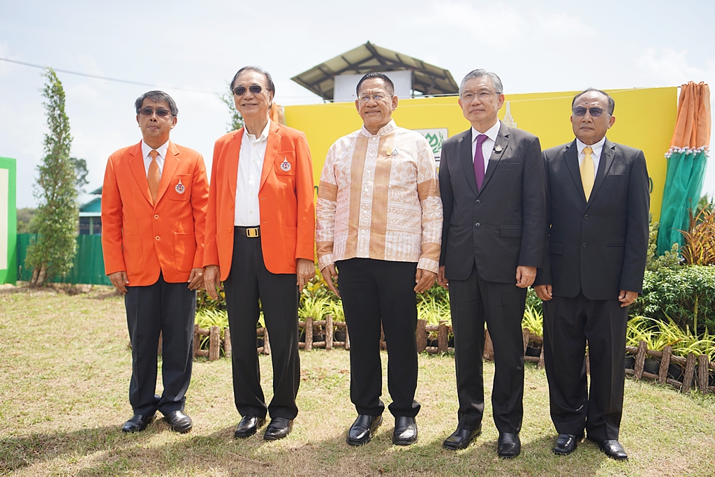 ซีพีเอฟ ส่งมอบ ฟาร์มสาธิตเลี้ยงหมู-ไก่ไข่ Green Farm แก่ ม.วลัยลักษณ์