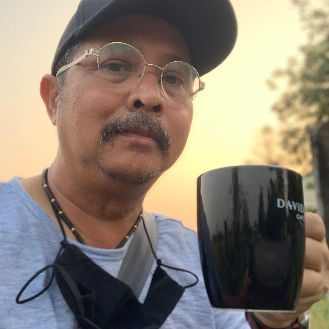 เสนาเพชร ส่งกำลังใจ หลังทราบข่าว เสนาโค้ก ป่วยมะเร็งตับระยะสุดท้าย เสนาเพชร ส่งกำลังใจ หลังทราบข่าว เสนาโค้ก ป่วยมะเร็งตับระยะสุดท้าย